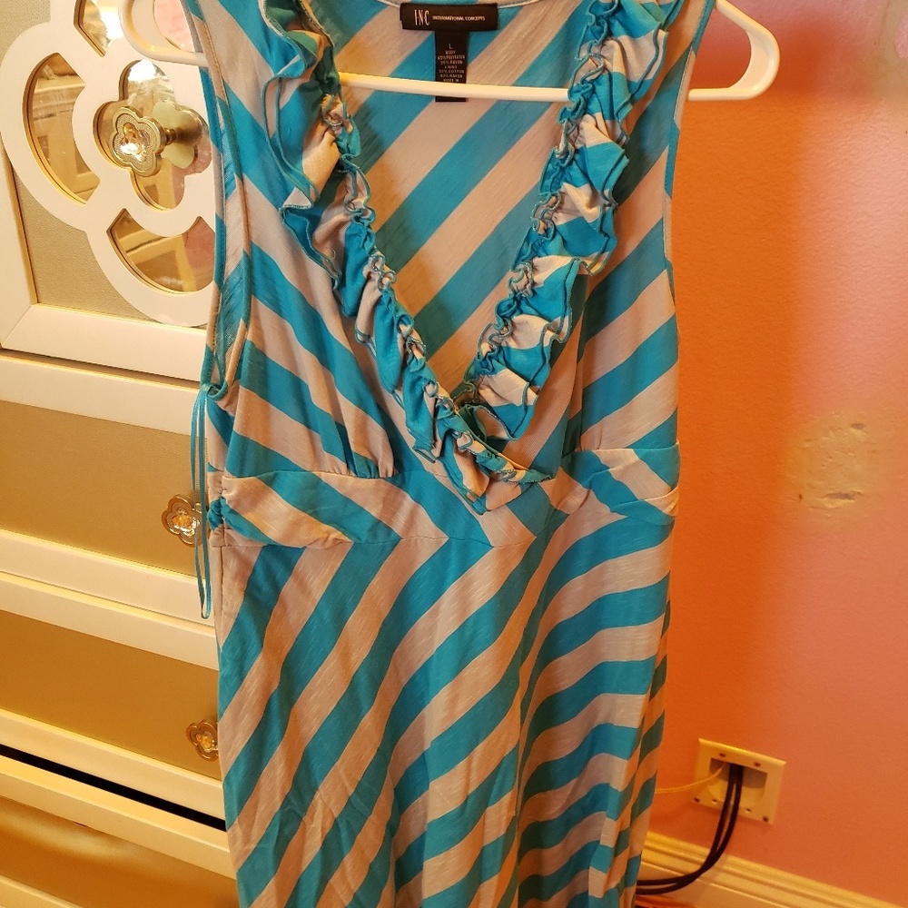 Dress sleeveless